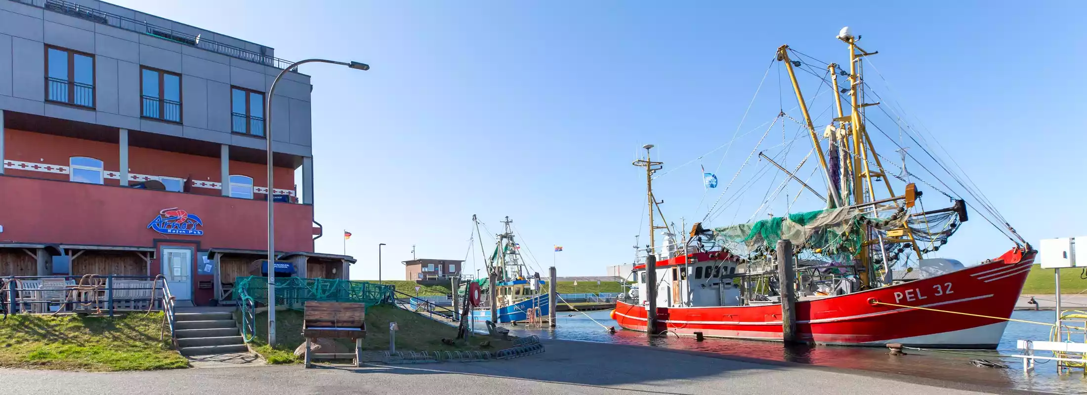 hafen-pub-pellworm-restaurant-ferienwohnungen-am-hafen