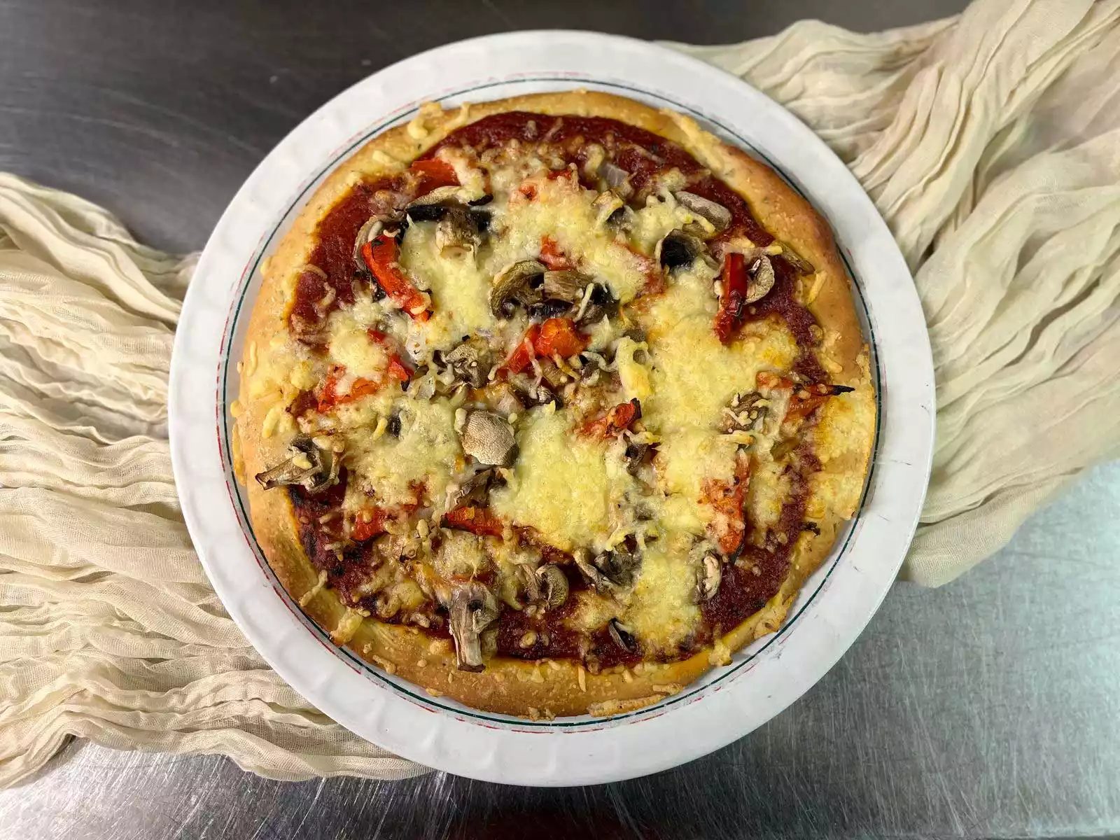 Hausgemachte Pizza